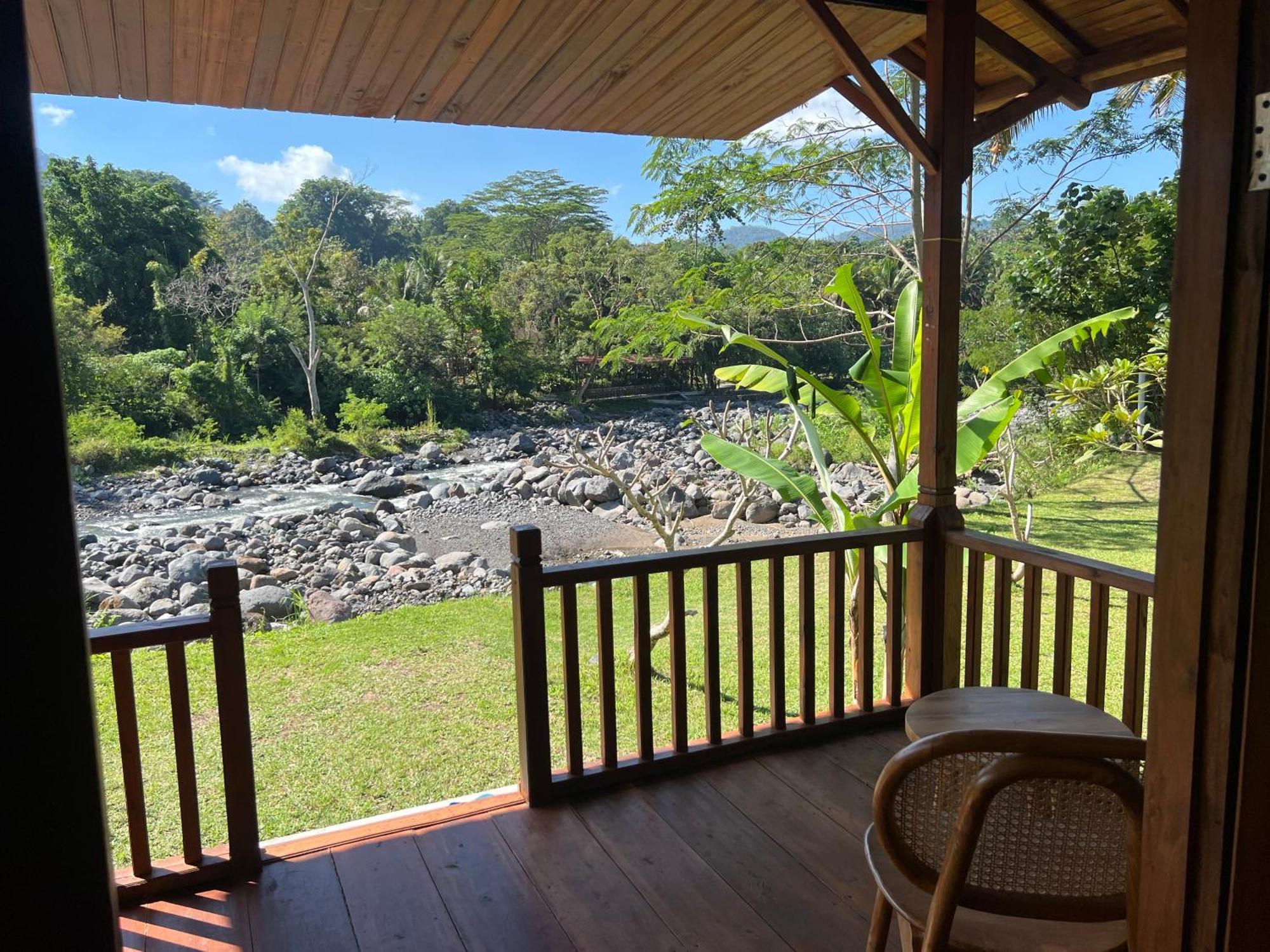 Villa Joglo Tepi Sungai Sidemen  Buitenkant foto