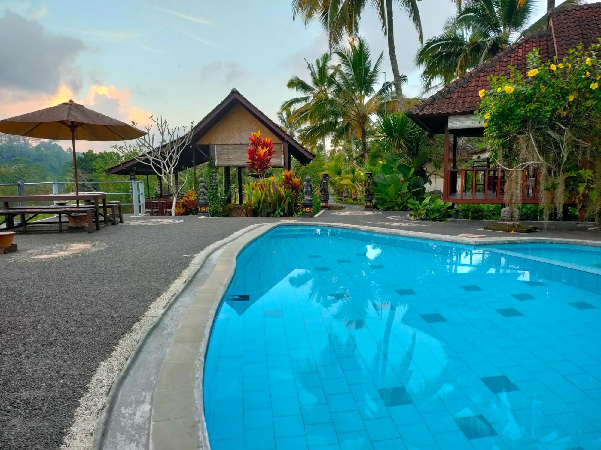 Villa Joglo Tepi Sungai Sidemen  Buitenkant foto