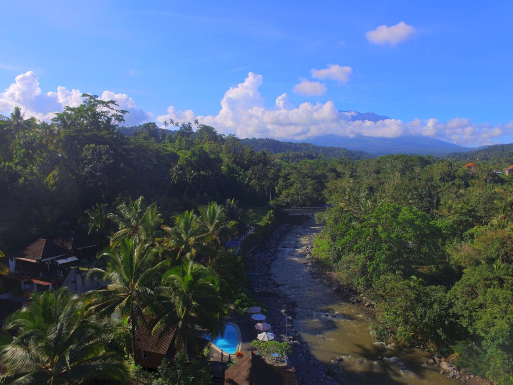 Villa Joglo Tepi Sungai Sidemen  Buitenkant foto