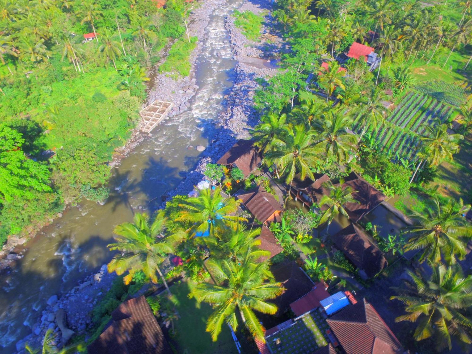 Villa Joglo Tepi Sungai Sidemen  Buitenkant foto