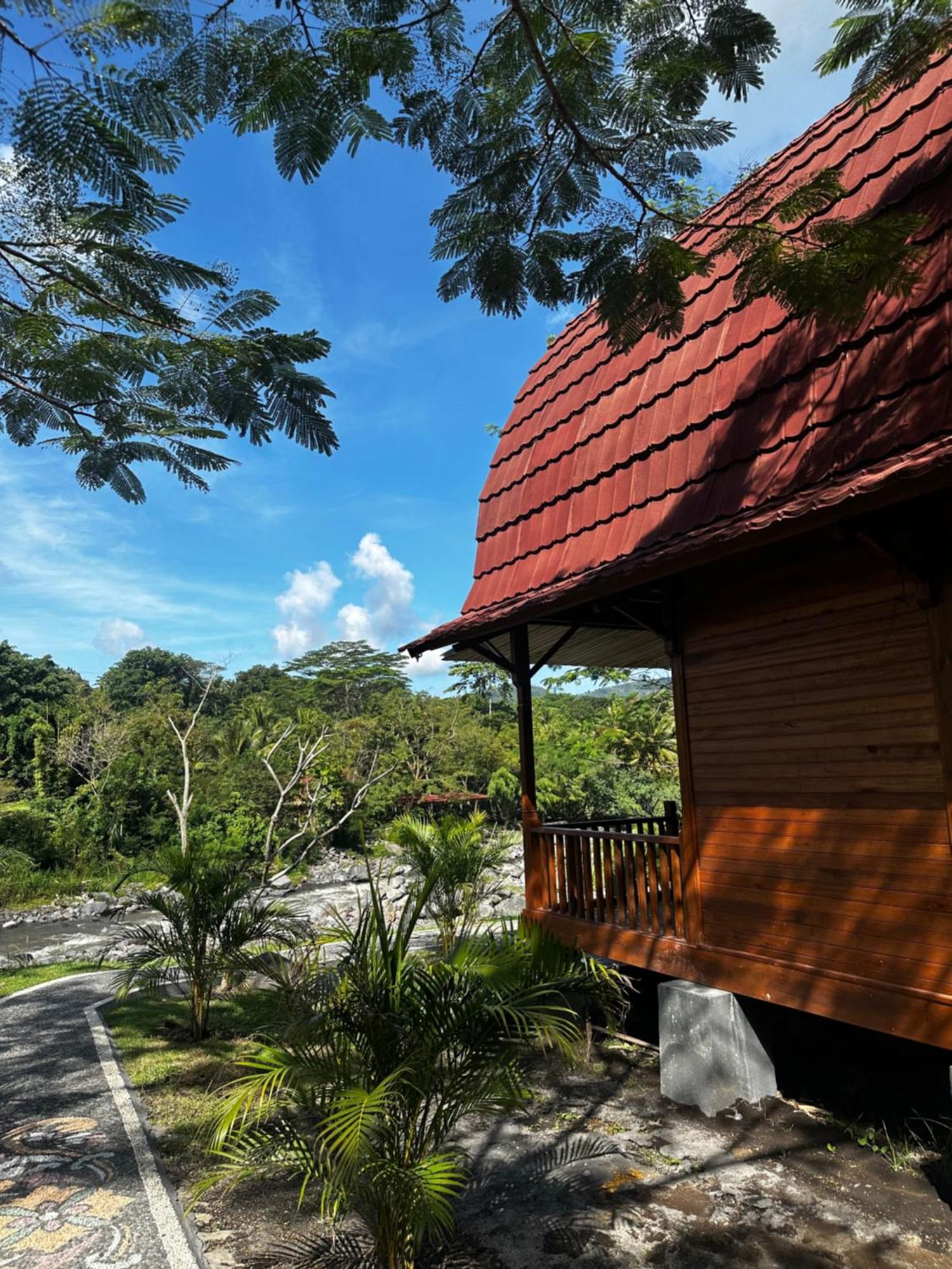Villa Joglo Tepi Sungai Sidemen  Buitenkant foto