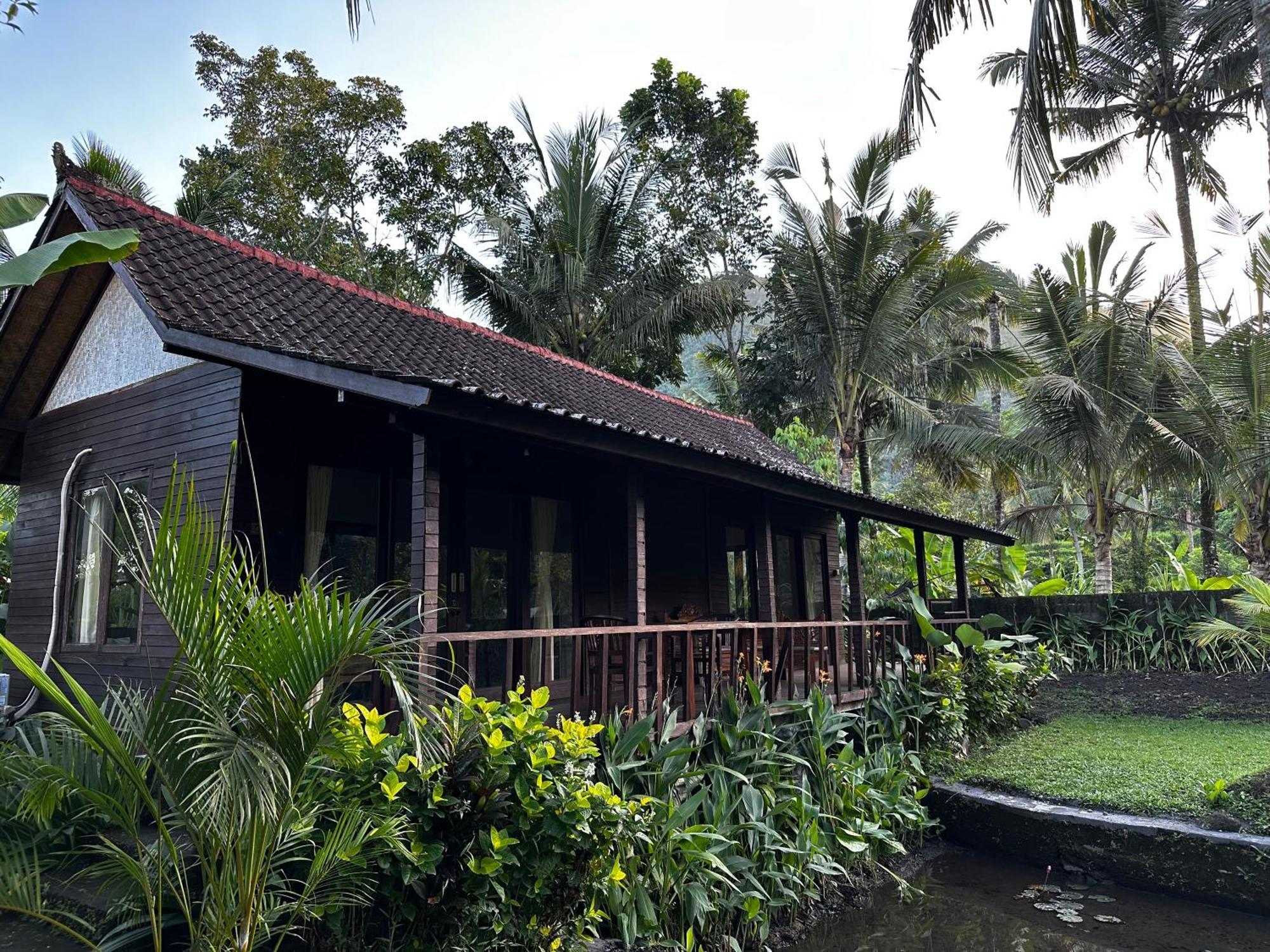 Villa Joglo Tepi Sungai Sidemen  Buitenkant foto