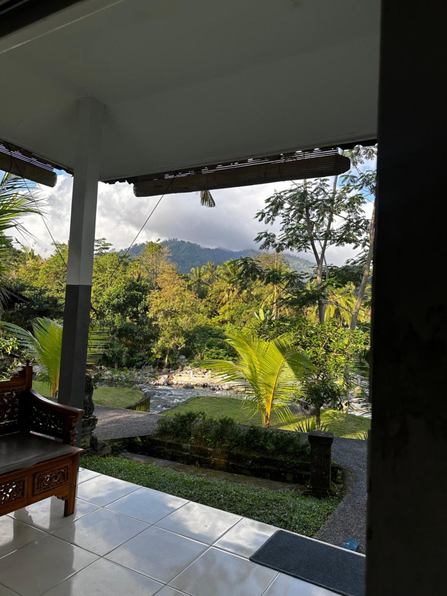 Villa Joglo Tepi Sungai Sidemen  Buitenkant foto
