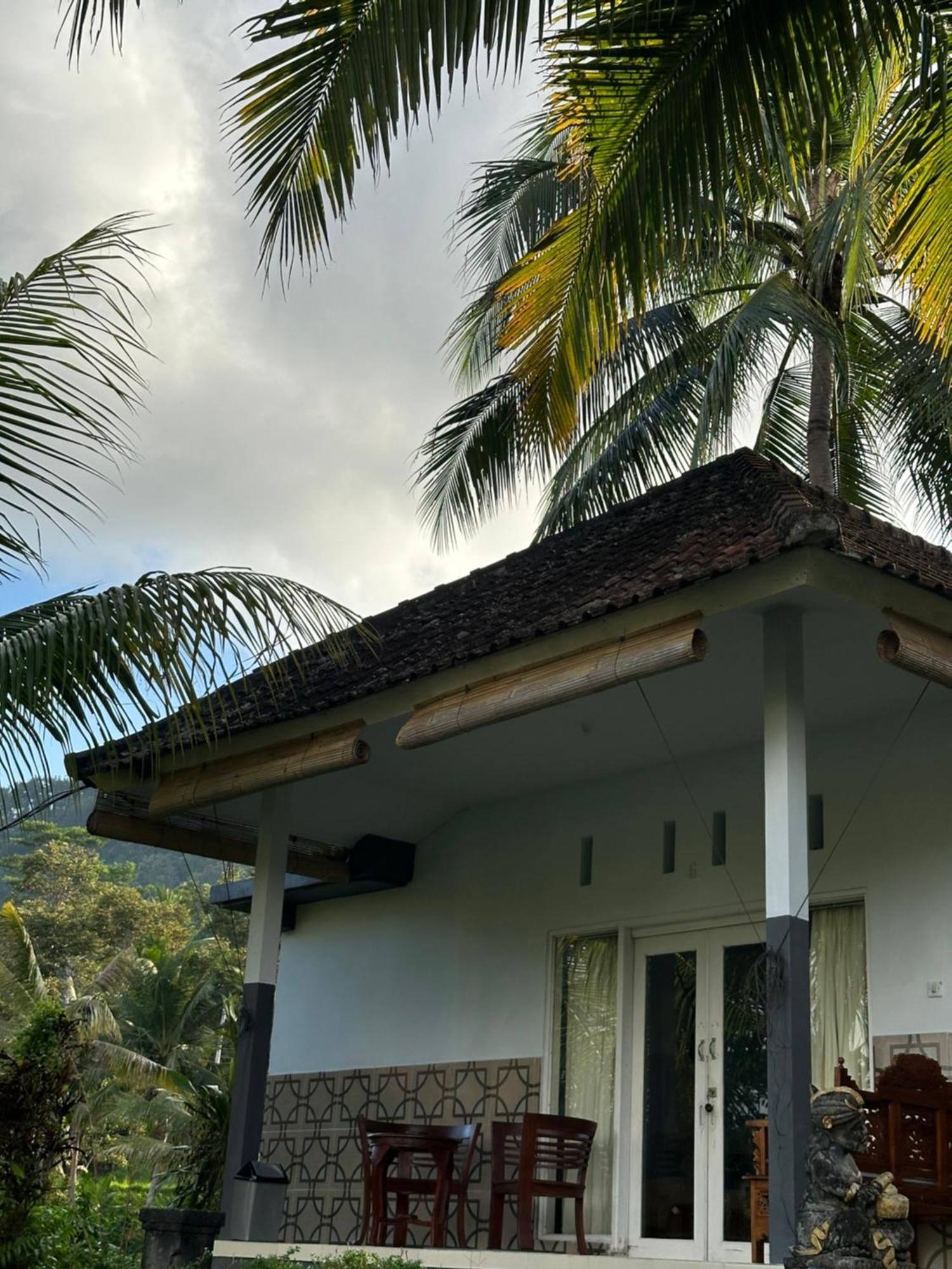 Villa Joglo Tepi Sungai Sidemen  Buitenkant foto