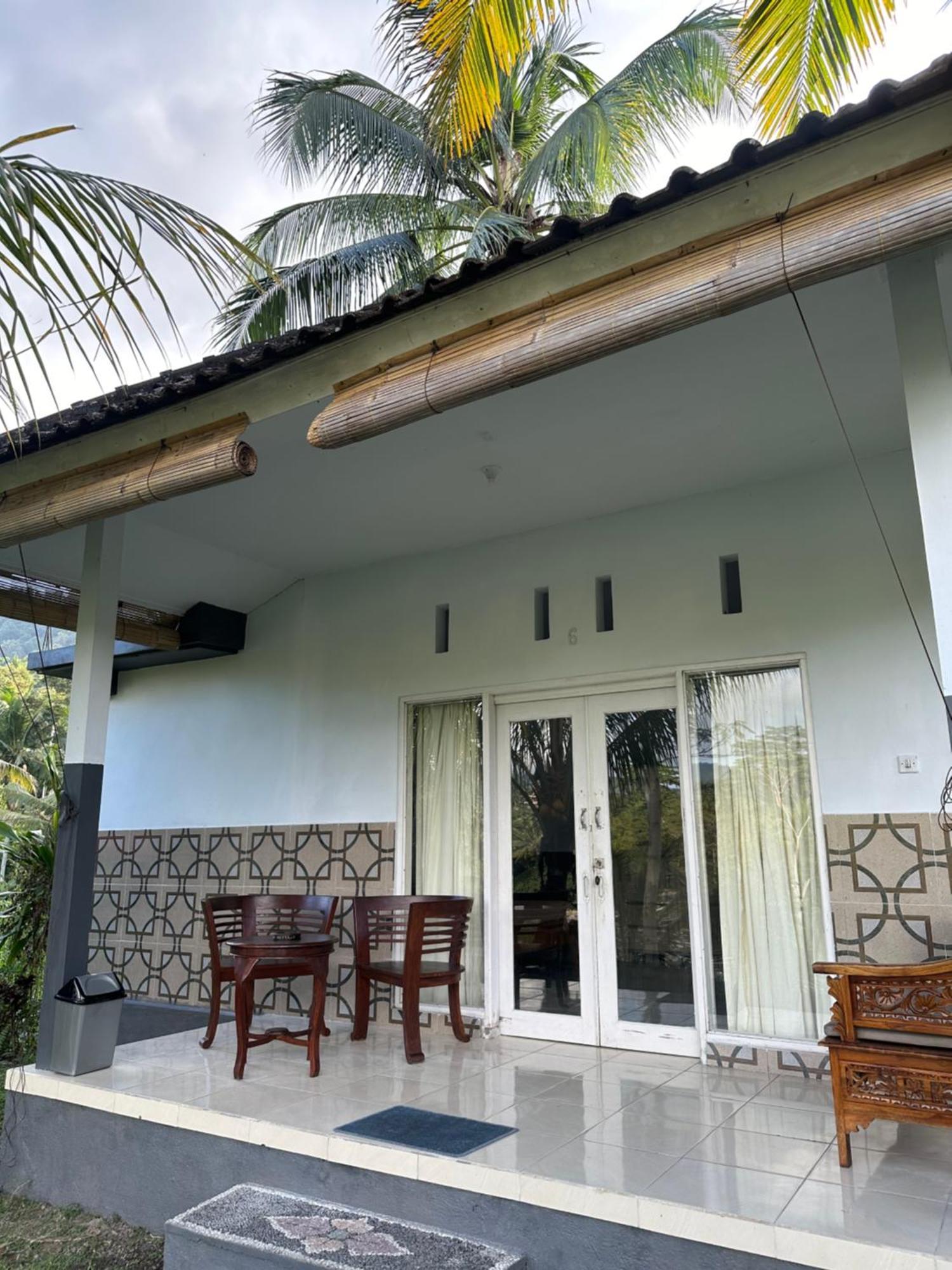 Villa Joglo Tepi Sungai Sidemen  Buitenkant foto
