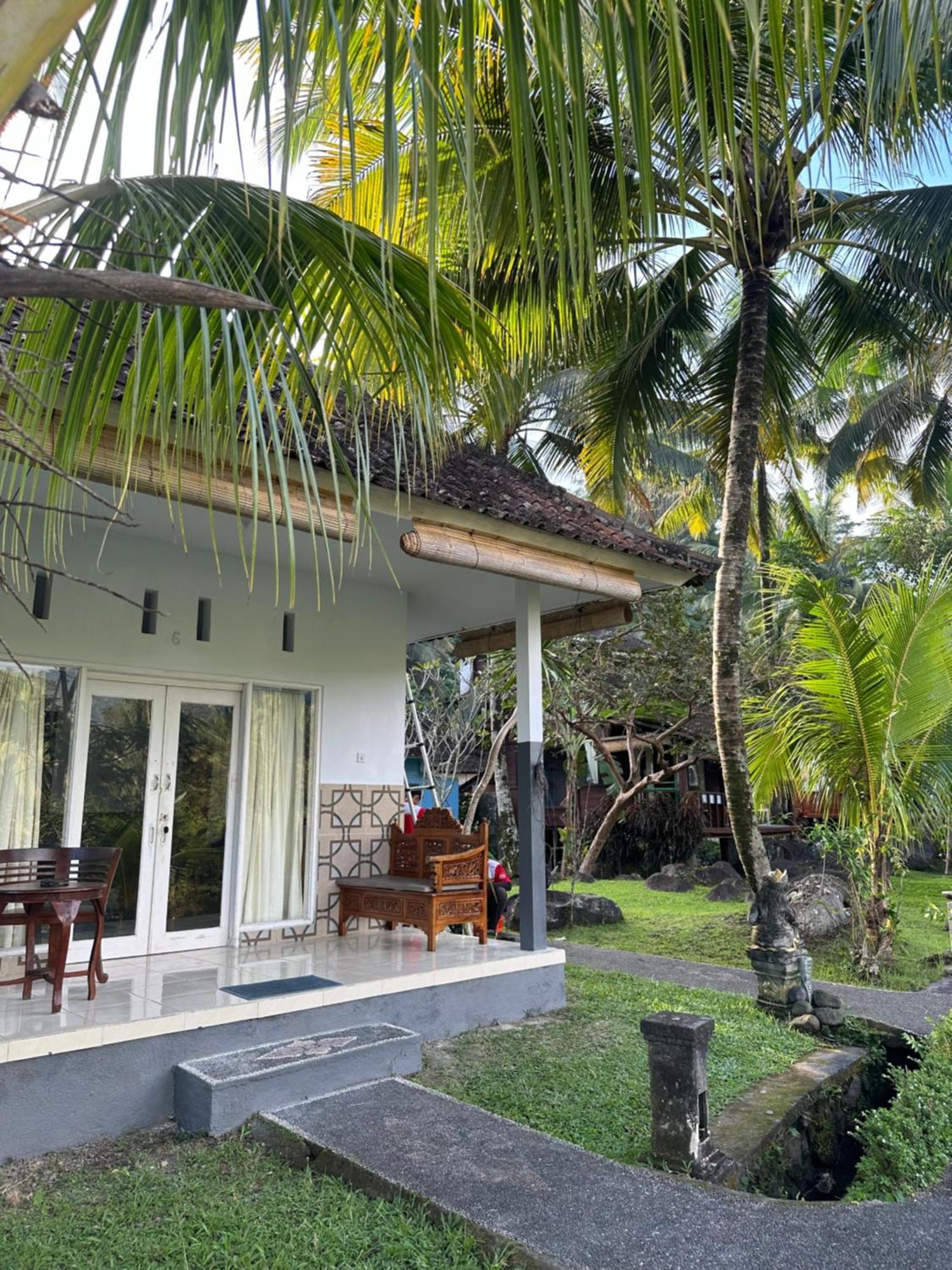 Villa Joglo Tepi Sungai Sidemen  Buitenkant foto