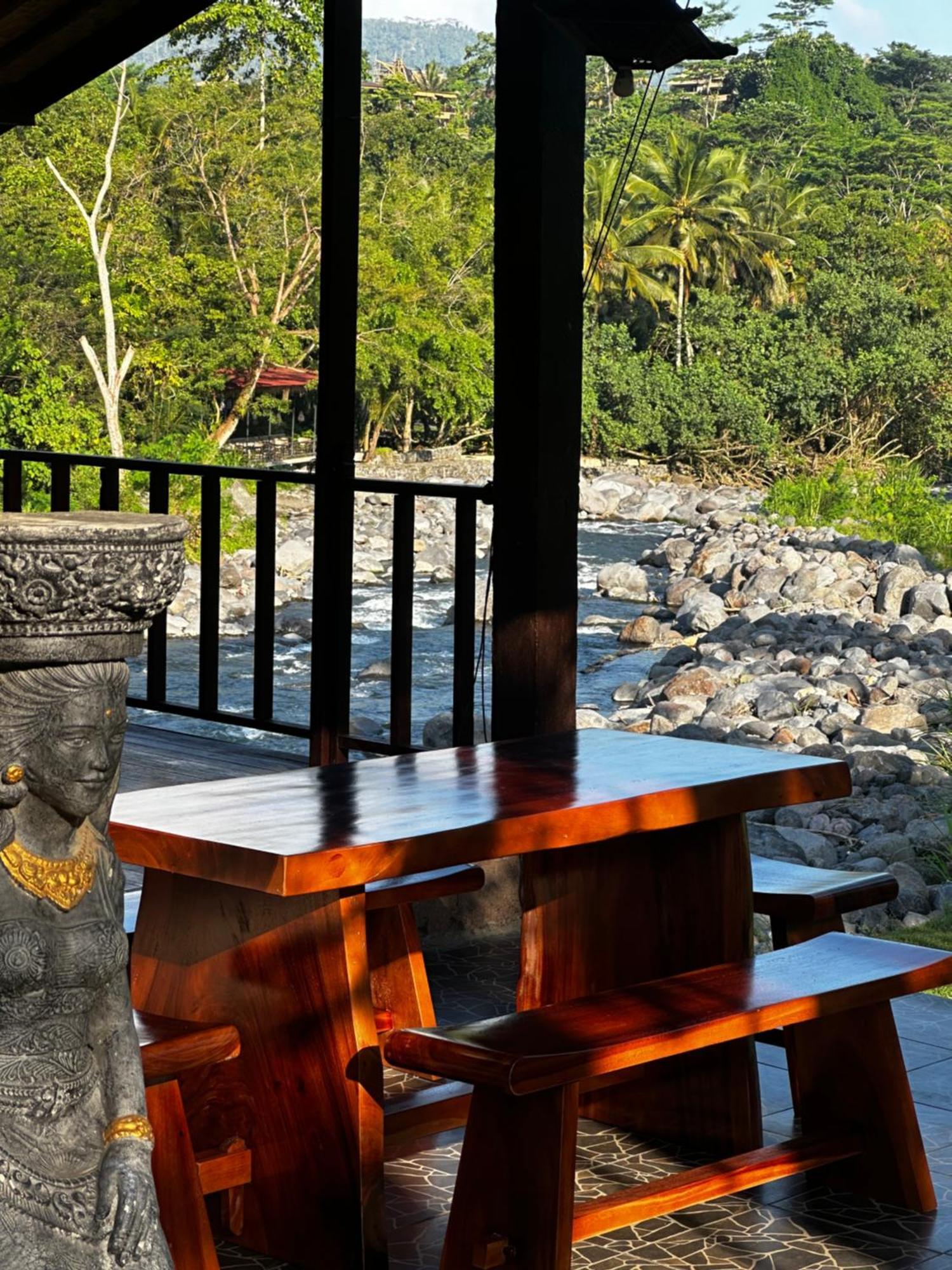 Villa Joglo Tepi Sungai Sidemen  Buitenkant foto