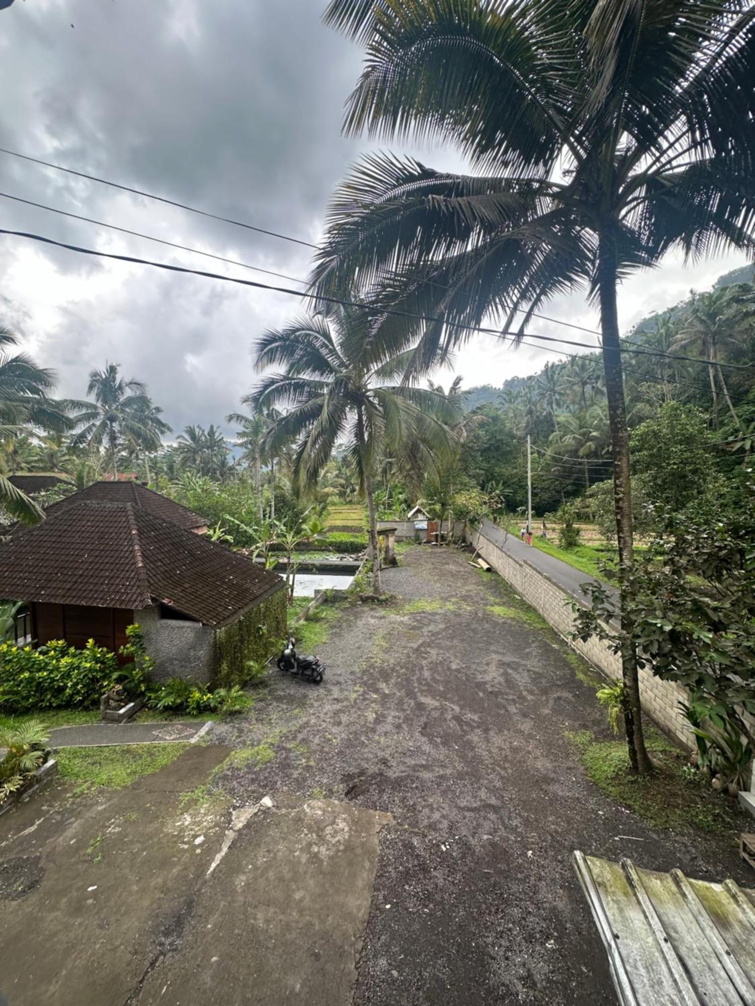 Villa Joglo Tepi Sungai Sidemen  Buitenkant foto