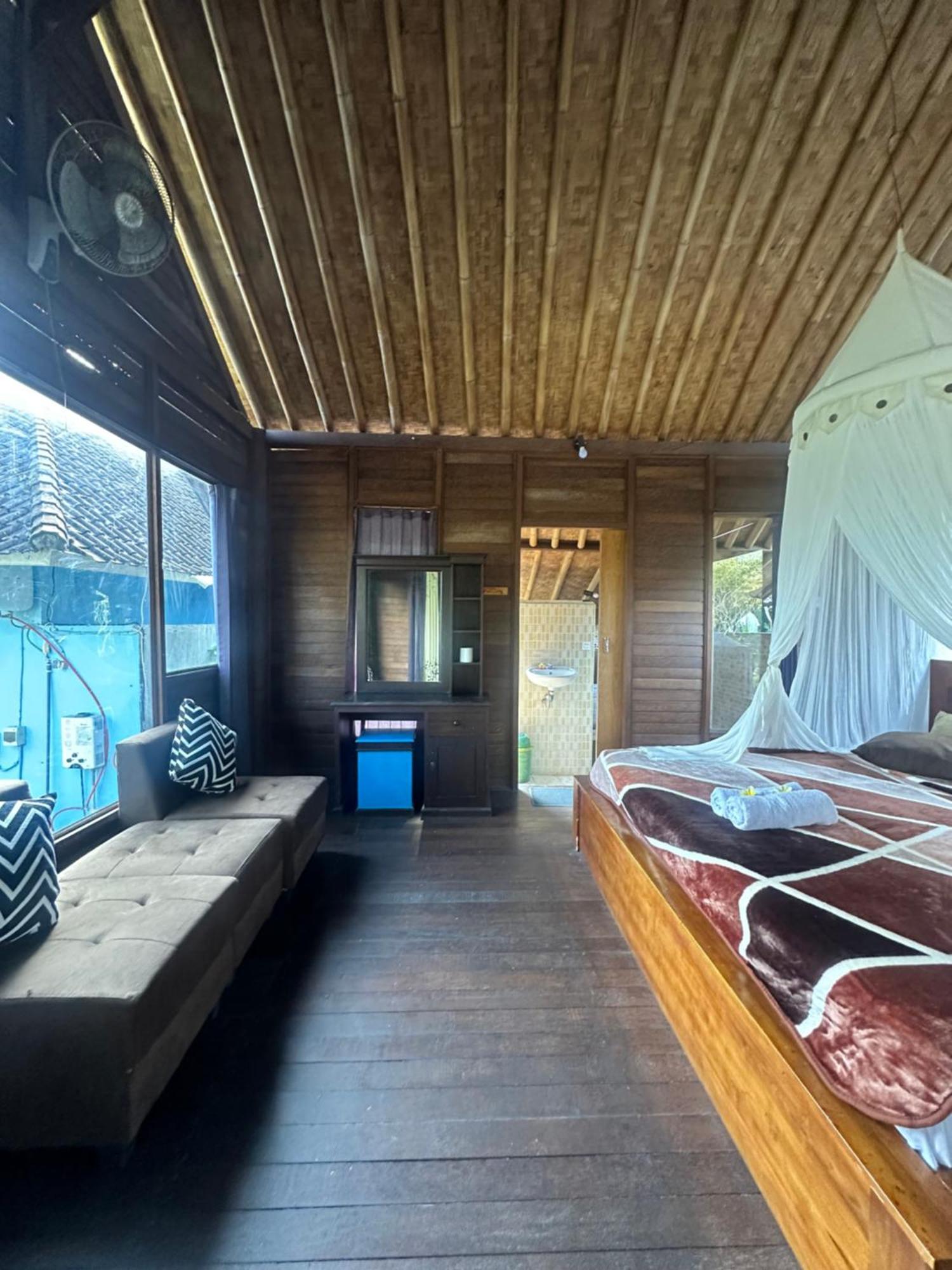 Villa Joglo Tepi Sungai Sidemen  Buitenkant foto